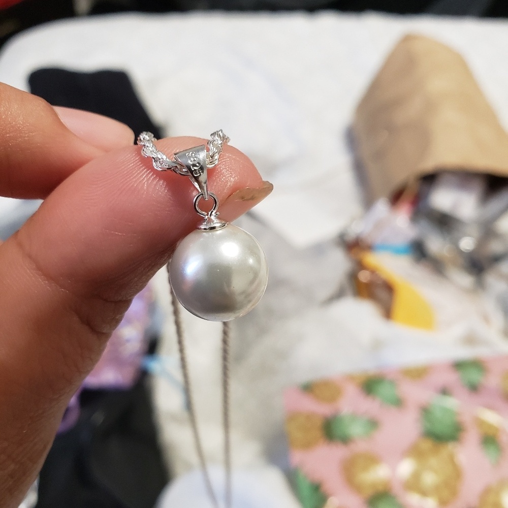 Pearl And Silver Chain - image 3